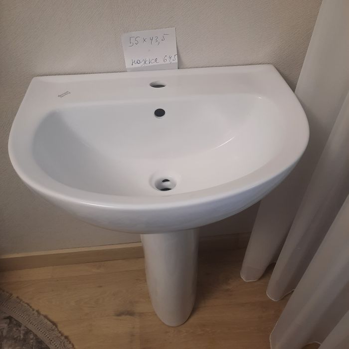 Раковина с ножкой  в ванную 55х43,5