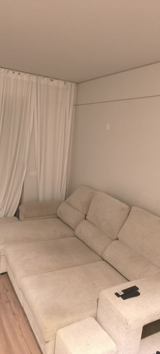 Sofá chaiselong e sofá cama com compartimento