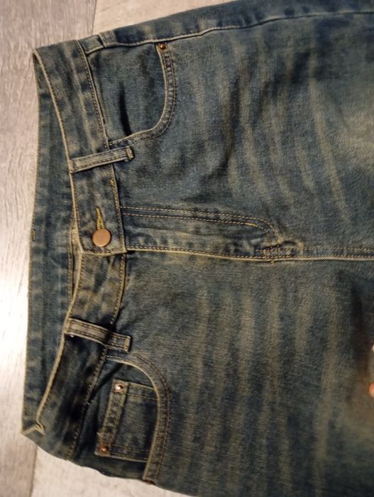Spodnie jeansowe damskie.