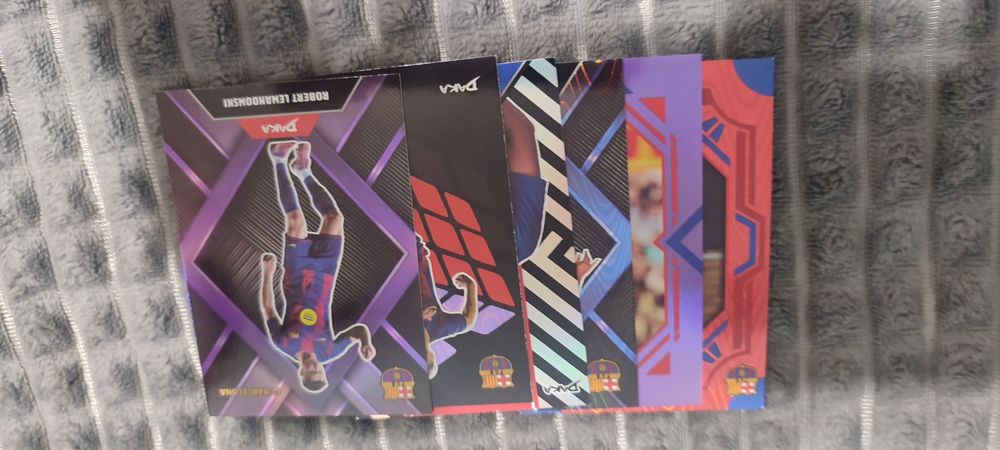 Szczęsny FCB /49 + Mbappe Momentum + 5 kart numerowanych + inne karty