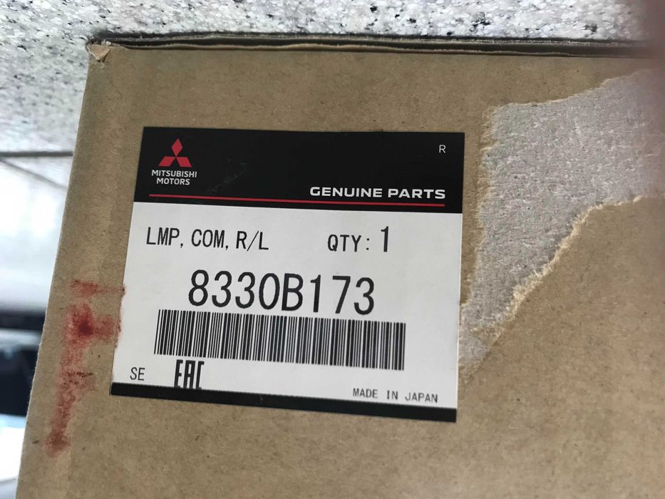 Farolim traseiro esquerdo Mitsubishi Outlander