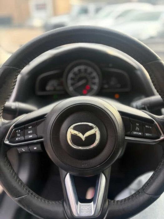 Mazda 3 Touring      2018