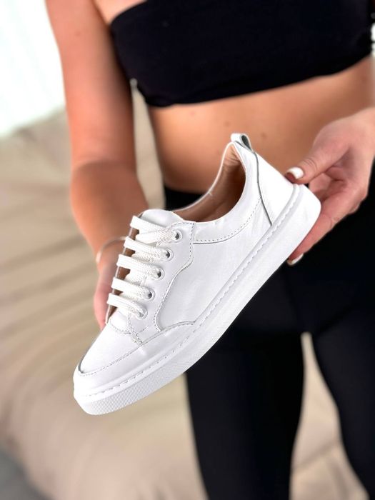 Шкіряні білі кеди, чорні шкіряні кеди, бежеві кеди