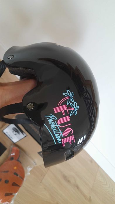 Fuse Alpha kask skate | Glossy Miami Black