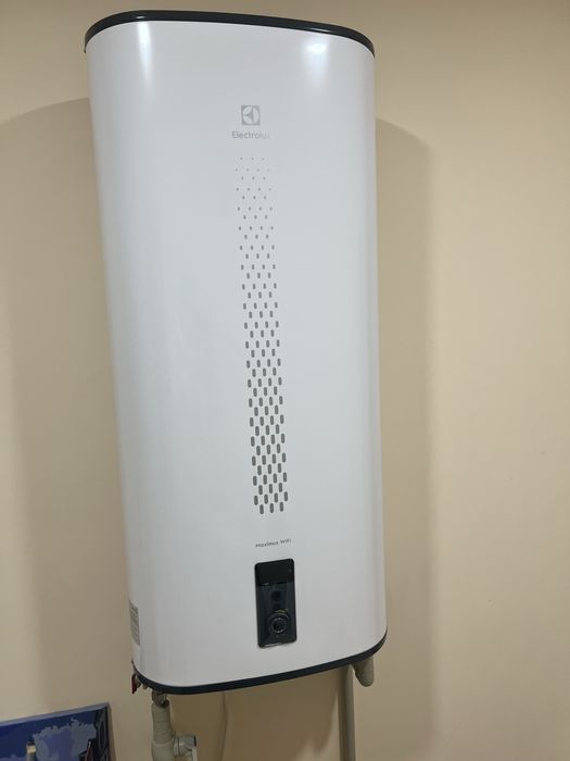 Бойлер Electrolux EWH 50 Maximus WiFi