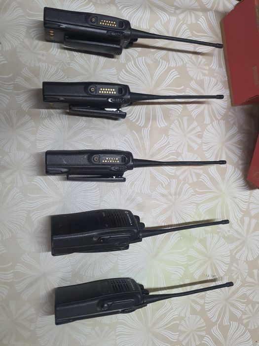 5 radios Motorola de UHF