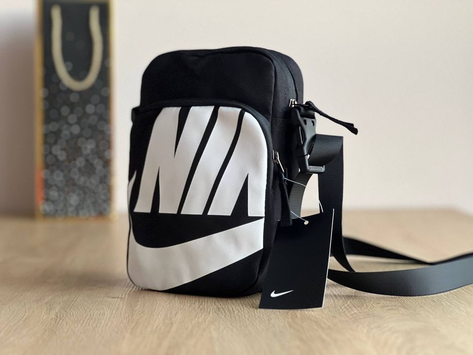 Сумка через плече Nike