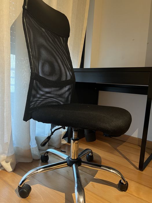 Secretaria e cadeira