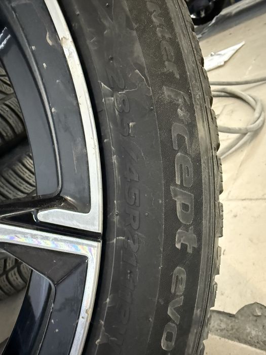 продам комплект дисків з резиною на BMW X5