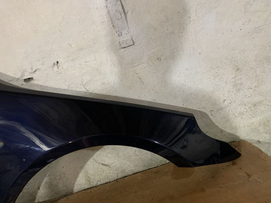 Błotnik prawy bmw e60/e61 A35 monacoblau - kompletny w kolor
