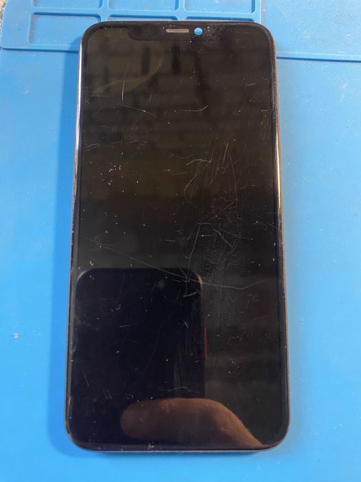 Экран от Iphone 11 pro под востановление.