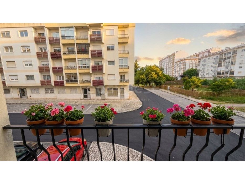 Apartamento T2 Junto as escolas - Central na Amadora