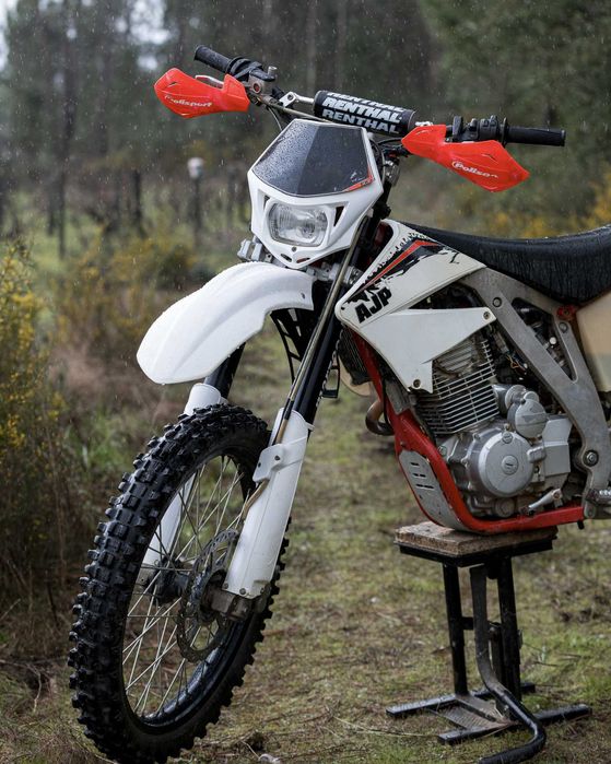 AJP PR4 200cc Enduro – 2014 – Matriculada
