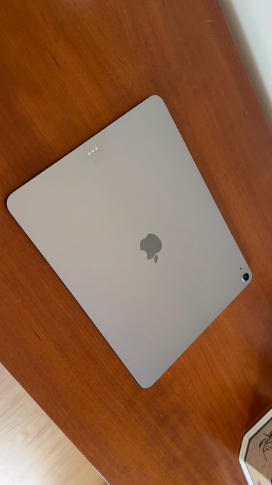 iPad Air M3 13” 2025 256GB Cinzento Sideral + Teclado + Caneta + Capa