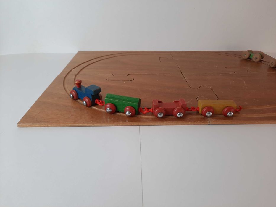 Brinquedo antigo/ Pista de comboios em madeira