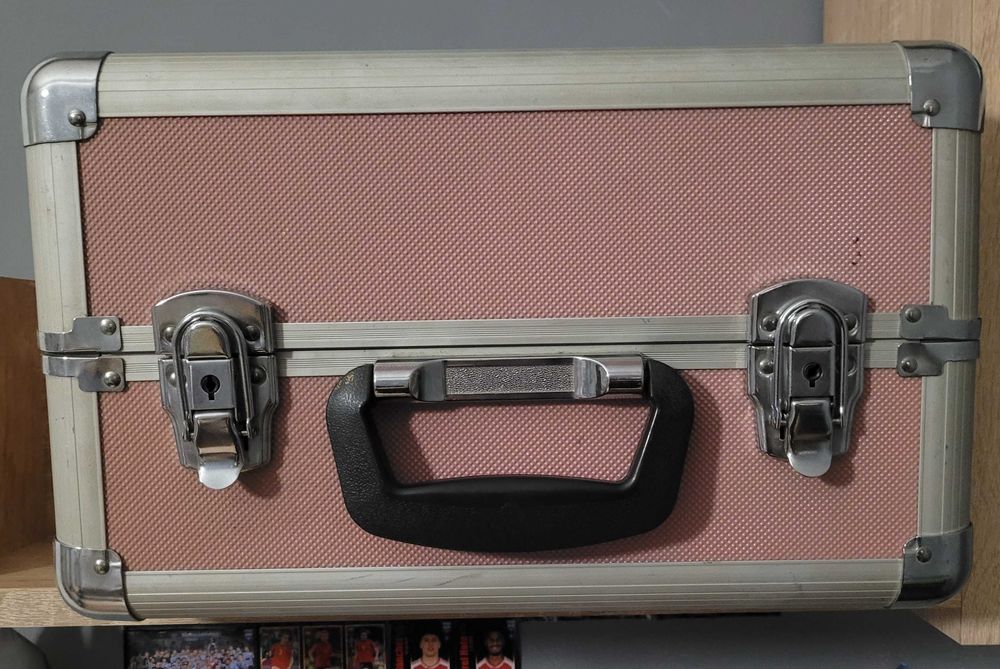 Duży kuferek kosmetyczny