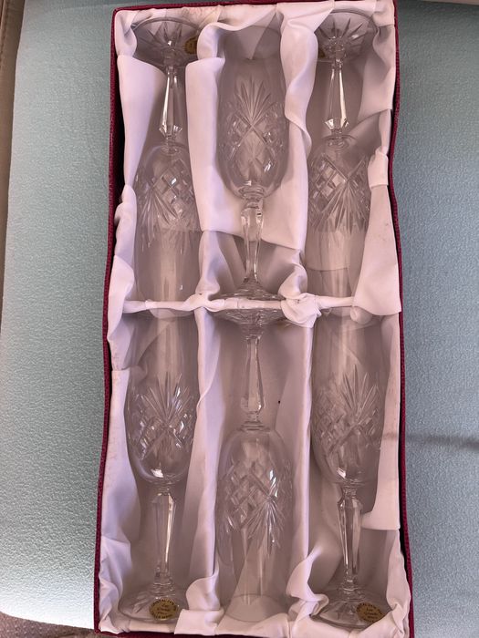 Crystal Glasses445838427486300160