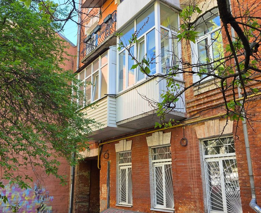 Продажа 3х ком квартиры Без комиссии вул. Саксаганского 41B,  тихий центр Киева