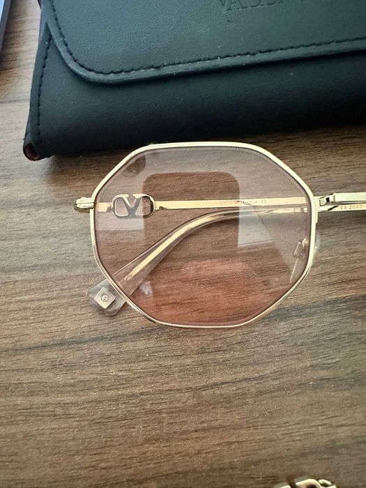 Óculos de sol valentino original – va2040 com corrente dourada vlogo