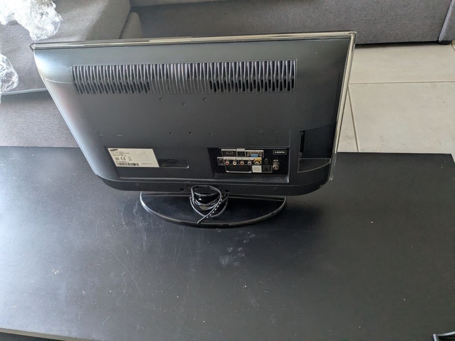 Televisão Samsung 22" (Modelo LE22D450G1W) - Como Nova