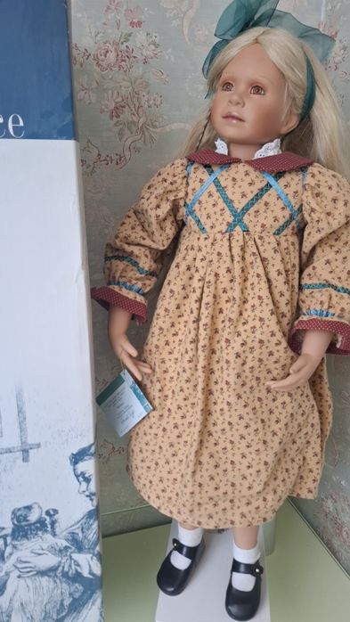 Фарфорова лялька 70 см