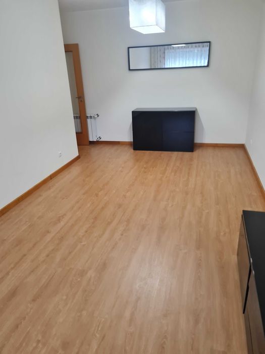 T2 para Arrendamento em Leça do Balio — 1.000 €/mês — Com Garagem