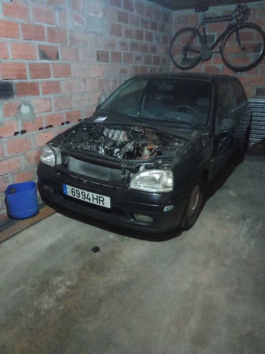 vendo Renault clio 1,9d 2 lugares