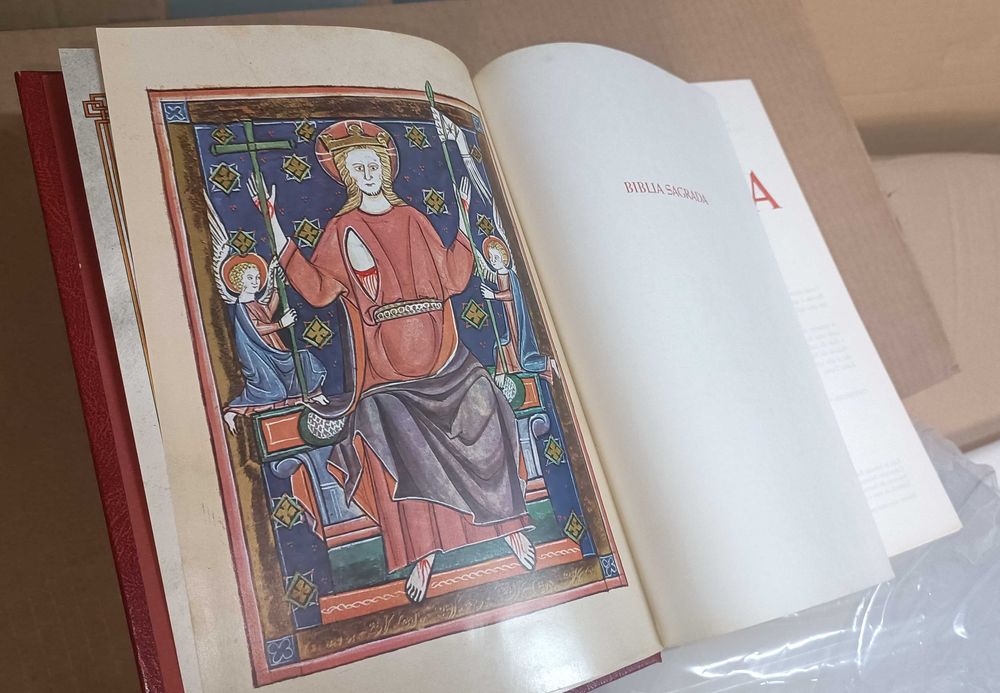 Bíblias sagradas, lote de 4