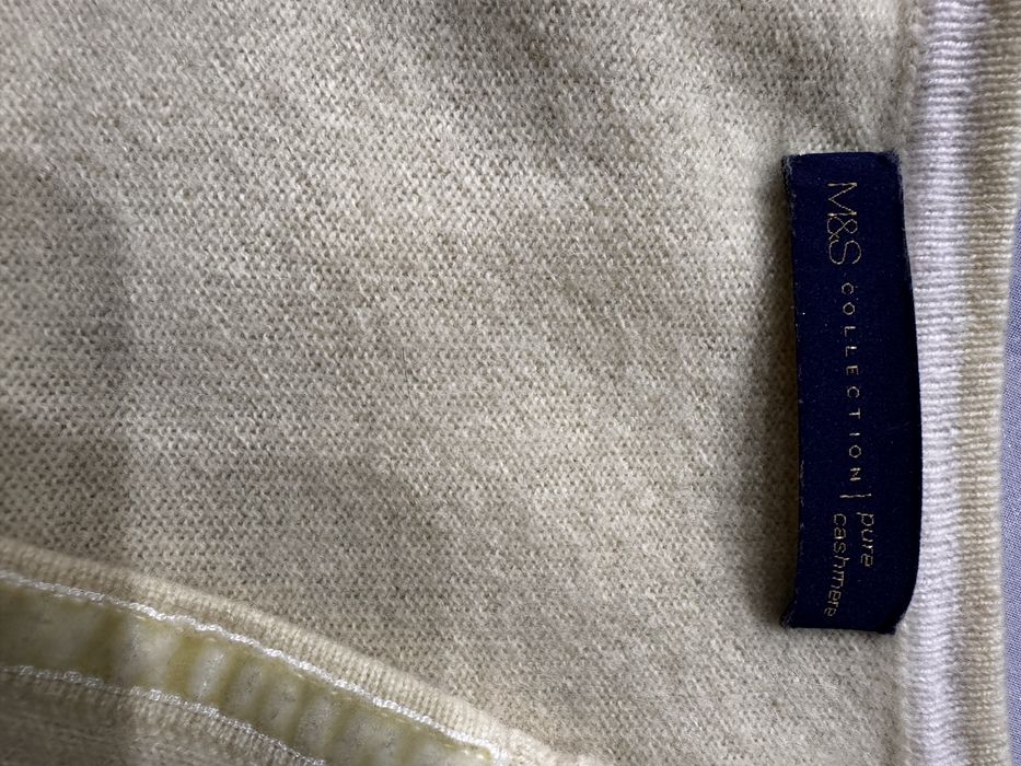 Кашемировая кофта на пуговицах M&S