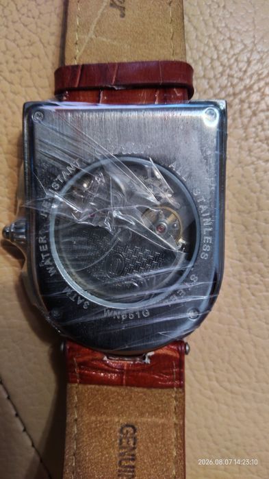 Часы  Cartier.новые.