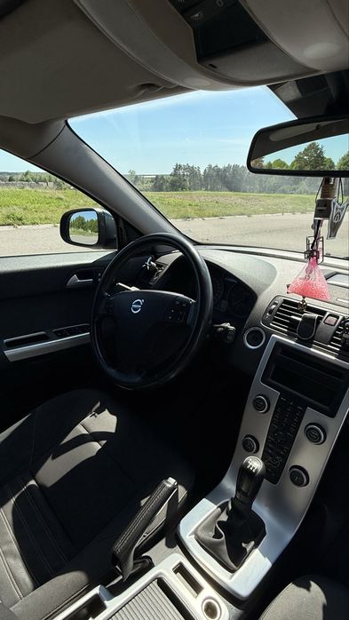 Продам VOLVO V50 2010-2011