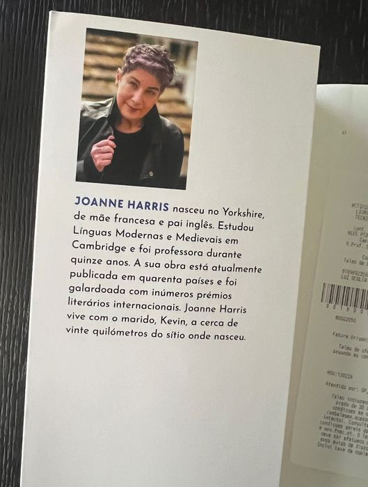 Livro “Luz Oculta”, Joanne Harris