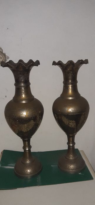 Jarros em metal como novos