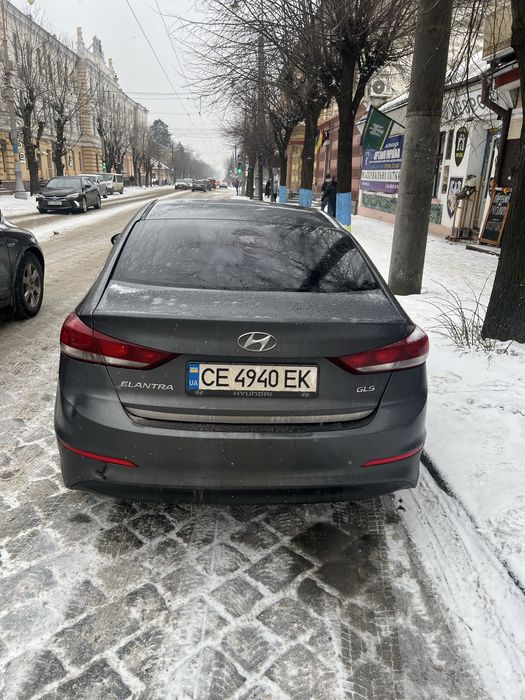 hyundai elantra 2018 року