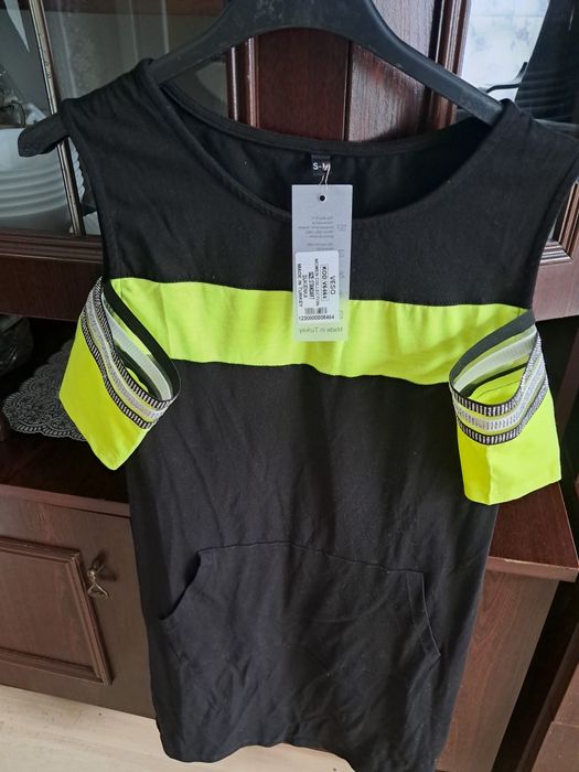 Sukienka z krótkim rękawem