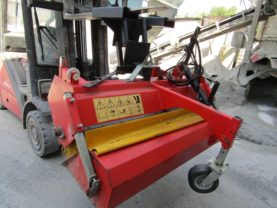 zamiatarka do wózka widłowego