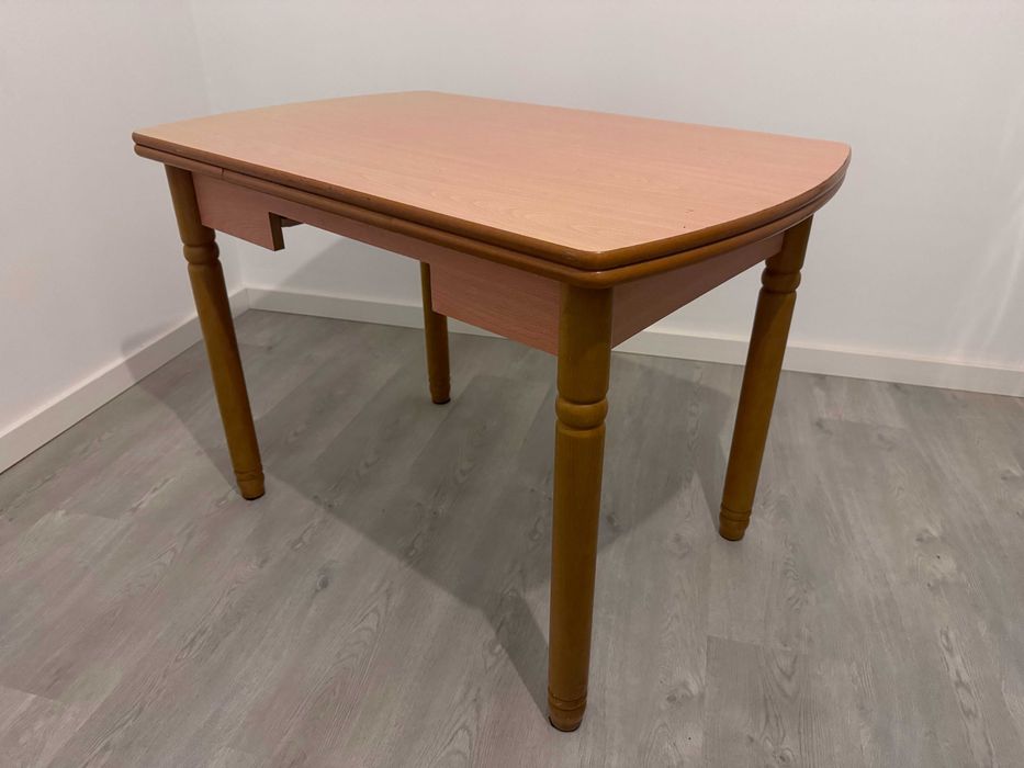 Mesa Extensível   - Em bom estado