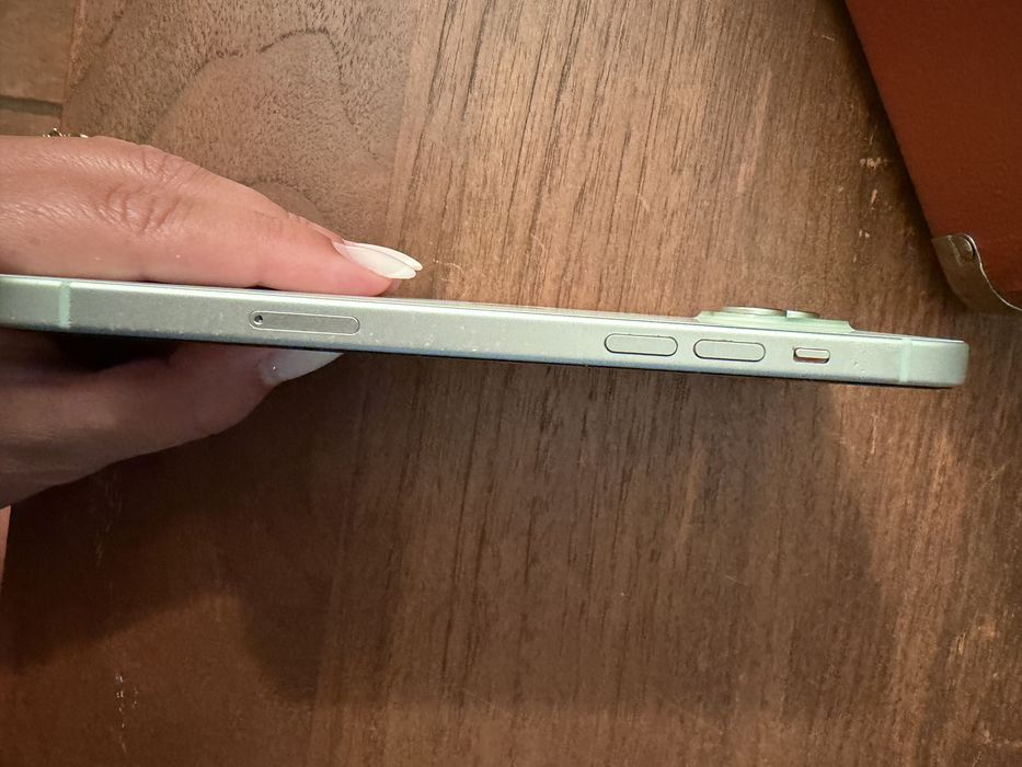 Vendo Iphone 15 plus verde menta