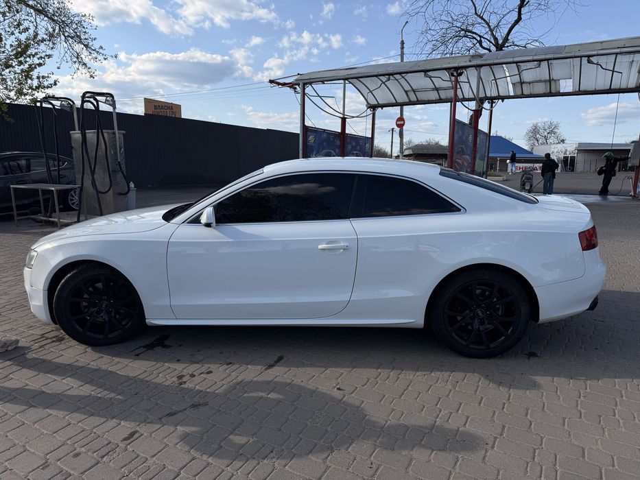 Ауди А5 2010 год 1.8 бензин