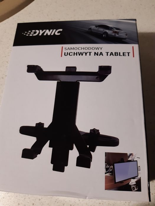 Samochodowy uchwyt na tablet Dynic.