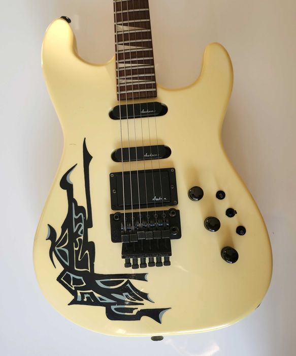 Guitarra Charvel model 4