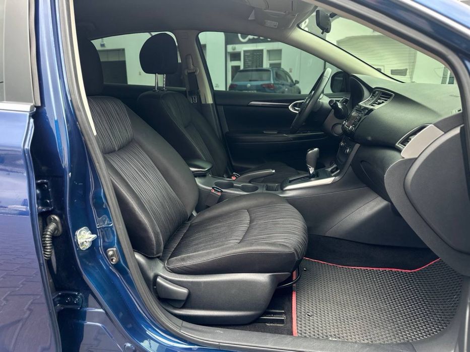 Nissan Sentra 2017 року 1.8 бензин автомат передній привід 128т.км