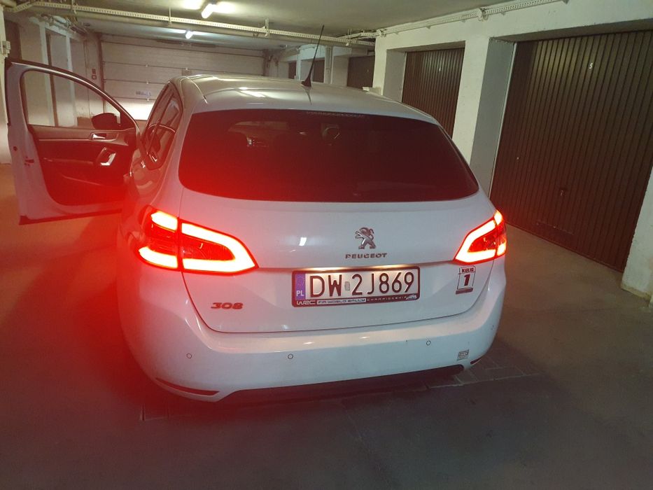 Samochod Peugeot 308 2016