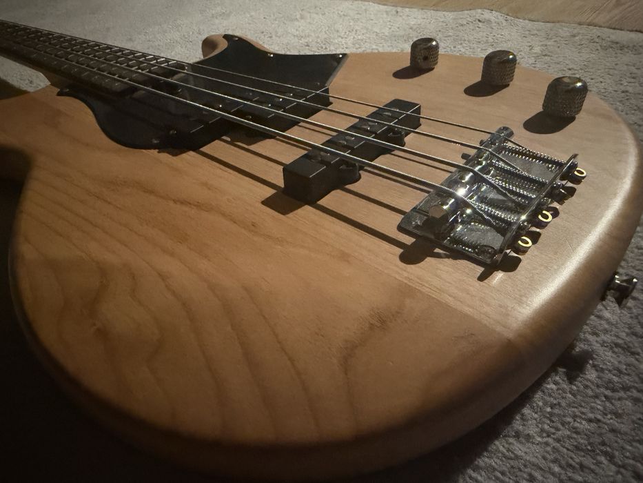 Gitara basowa Yamaha BB234 YNS