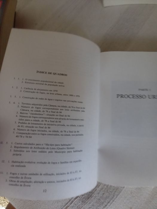 Livro sobre a Arquitetura da cidade de Évora