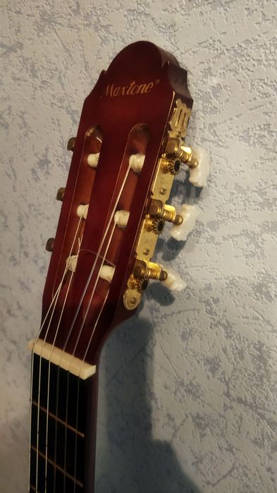Классическая гитара Maxtone