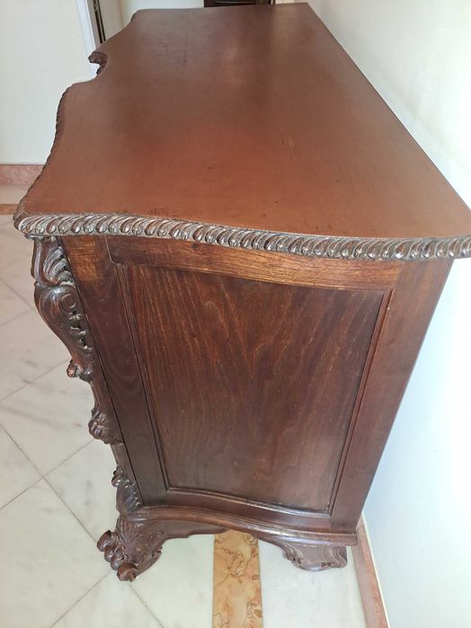 cómoda vintage  com 4 gavetões