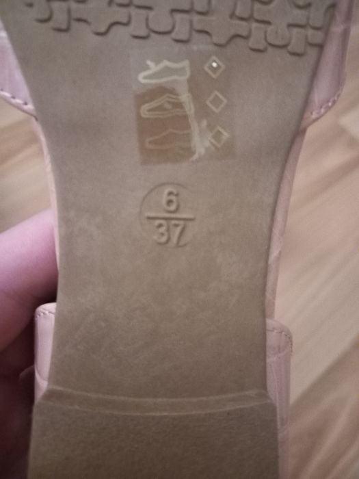 Sandałki rozmiar 37