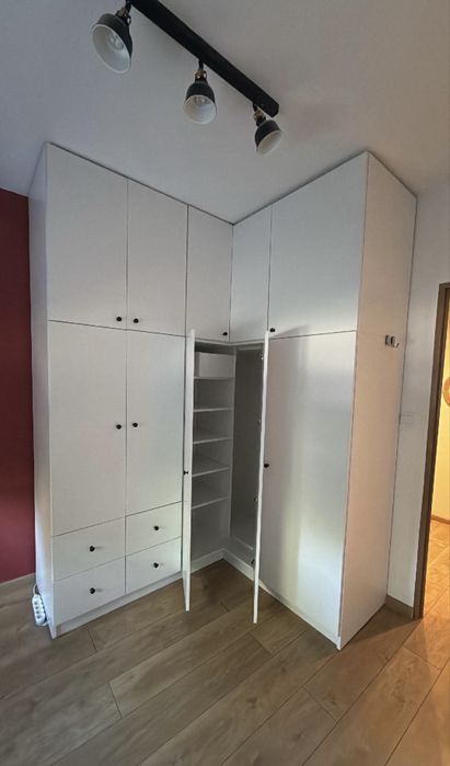 Sprzedam szafę narożną wys.250cm