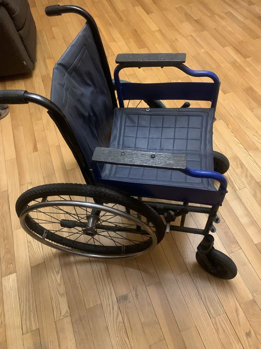Крісло-каталка в робочому стані
